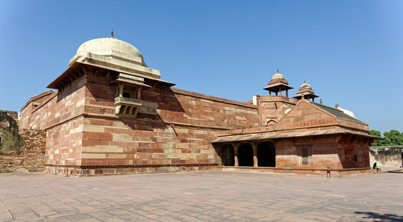 Home for 10 years to Akbar the Great and his 3 wives