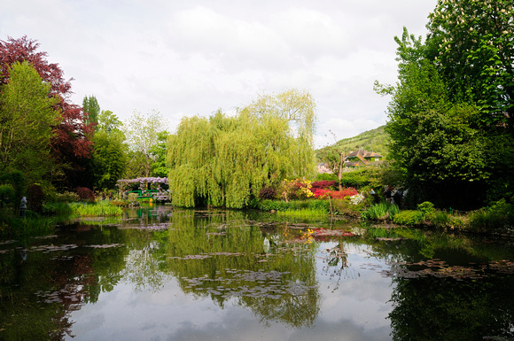 That lily pond and that bridge at Giverny
